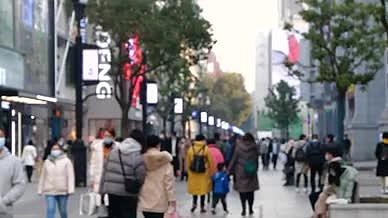 升格商业街人群空境逛街人群视频的预览图